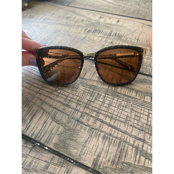 Longchamp woman’s sunglasses with case - Picture 2 of 6